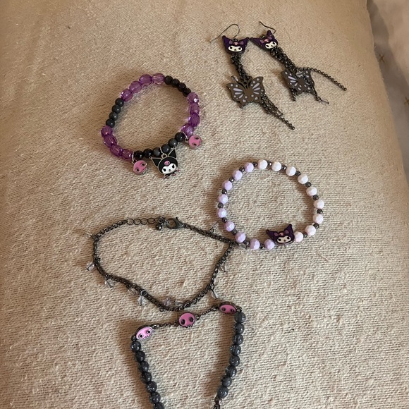 Hot Topic Kuromi Purple purse, bracelet, drink container and earrings - Picture 5 of 8